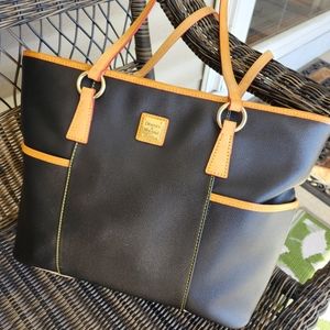 Beautiful Dooney & Bourke Black Tote w/Vachetta Leather Straps & Trims 🖤🤎